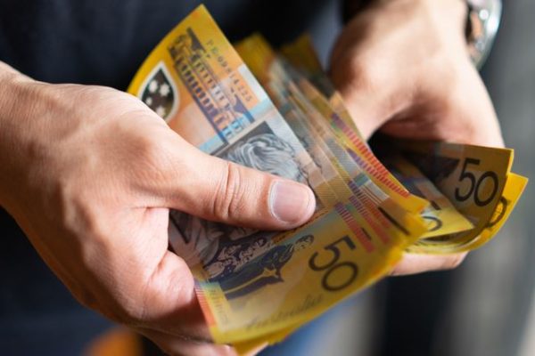 Australian Treasurer Warns Inflation Could Near 5% as Middle East Conflict Disrupts Global Oil Supplies