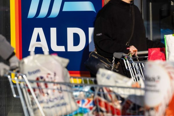 Major British Retailers to Close for 24-Hour Easter Observance