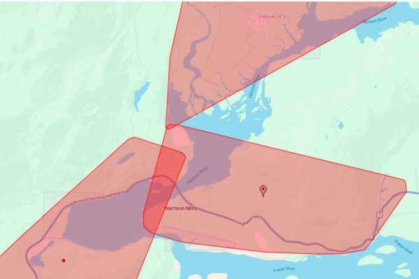 Powerful Windstorm Leaves Thousands Without Power in British Columbia’s Fraser Valley