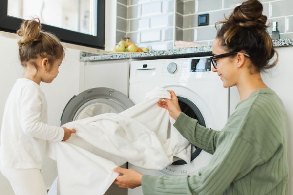 The ‘Perfect’ Trap: Social Media Fueling Parental Burnout
