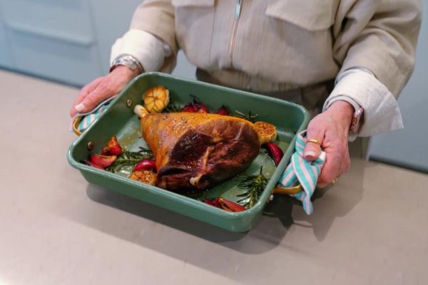 Traditional Sunday Roast Facing ‘Extinction’ as Costs Surge