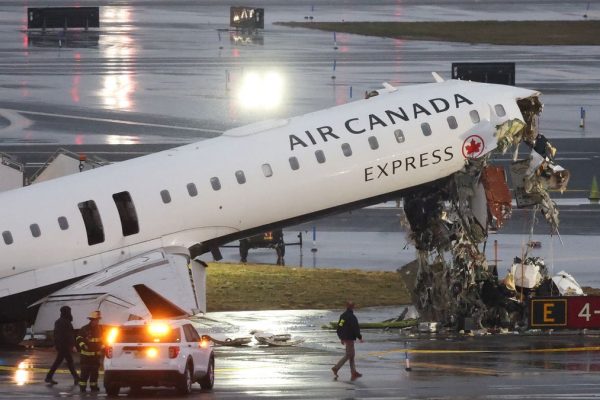 Two Pilots Killed in LaGuardia Runway Collision