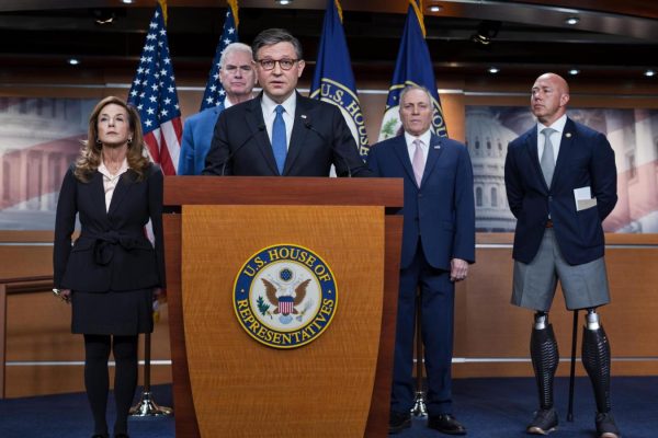 Veteran Lawmakers Bring Combat Experience to Iran War Debate as Casualties Mount