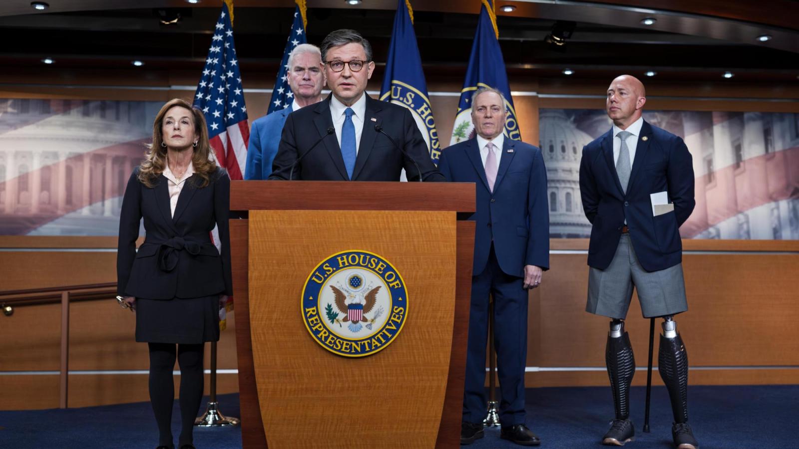Veteran Lawmakers Bring Combat Experience to Iran War Debate as Casualties Mount
