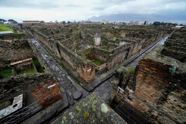 AI Technology Reconstructs Face of Pompeii Victim