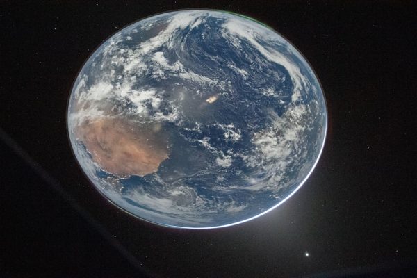 Artemis II Crew Transmits First Stunning Images of Earth from Deep Space