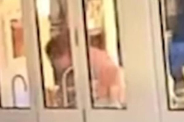Australian Businesswoman Reunited With Rescuers After Near-Fatal Choking Incident