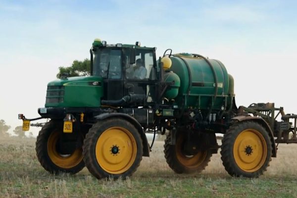 Australian Farmers Abandon Crops Amid Crippling Fuel Shortages