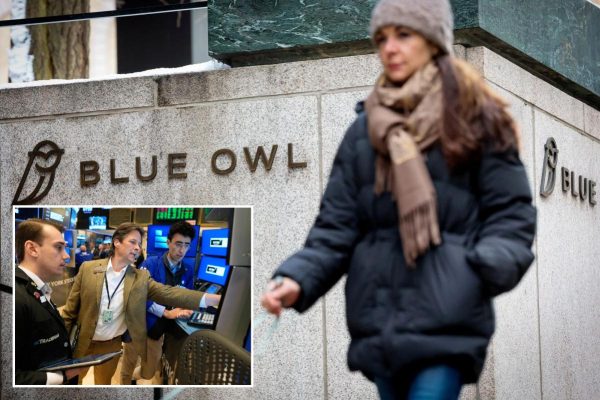 Blue Owl Limits Withdrawals Amid $5.4 Billion Redemption Surge