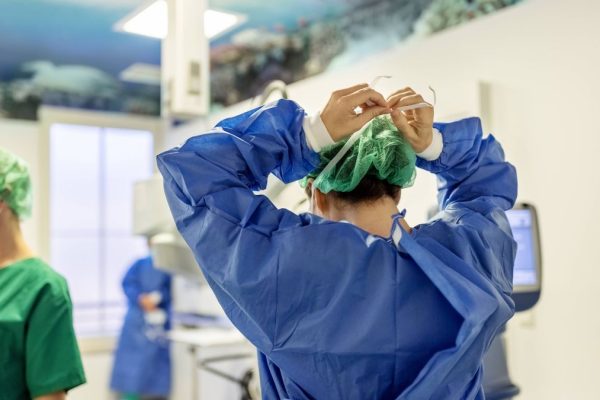 Plastic Surgeons Sound Alarm on Extreme Cosmetic Procedures