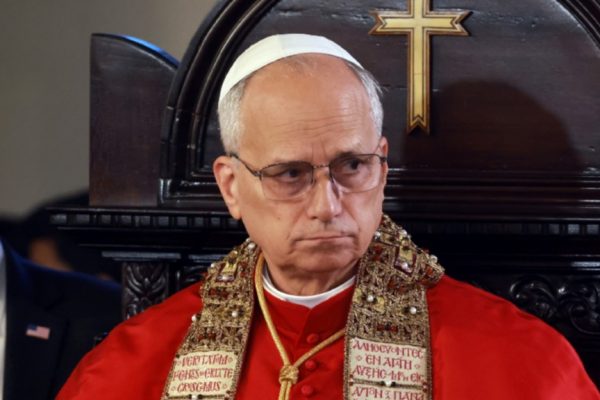 Police Investigate Bomb Threat at Illinois Home of Pope Leo XIV’s Brother