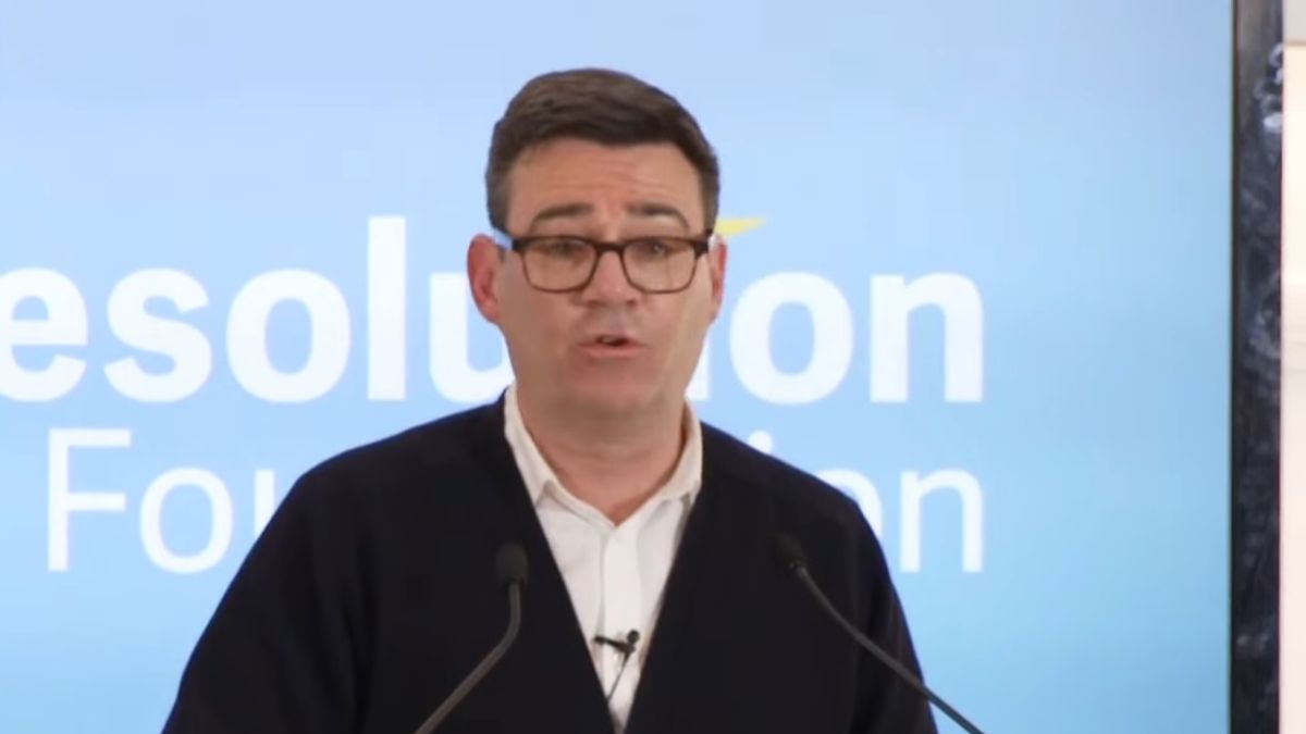 Labour MP Resigns, Opening Path for Andy Burnham’s Parliamentary Return